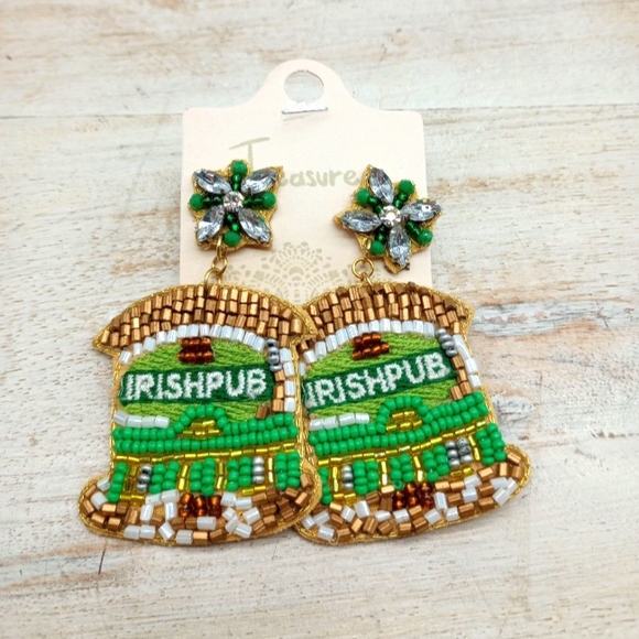 St. Patrick's Day Irish Pub Earrings - Picture 1 of 1